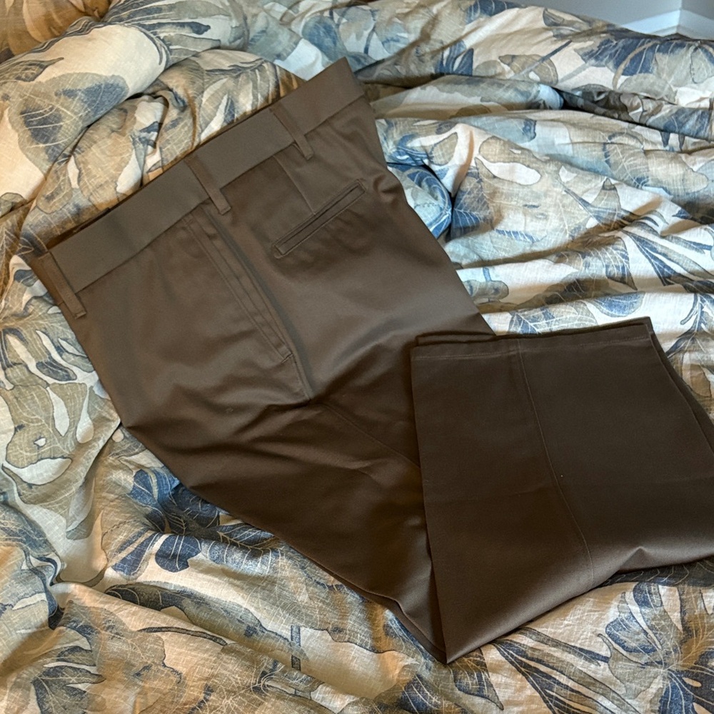 Haggar Men's Dark Brown Dress Pants